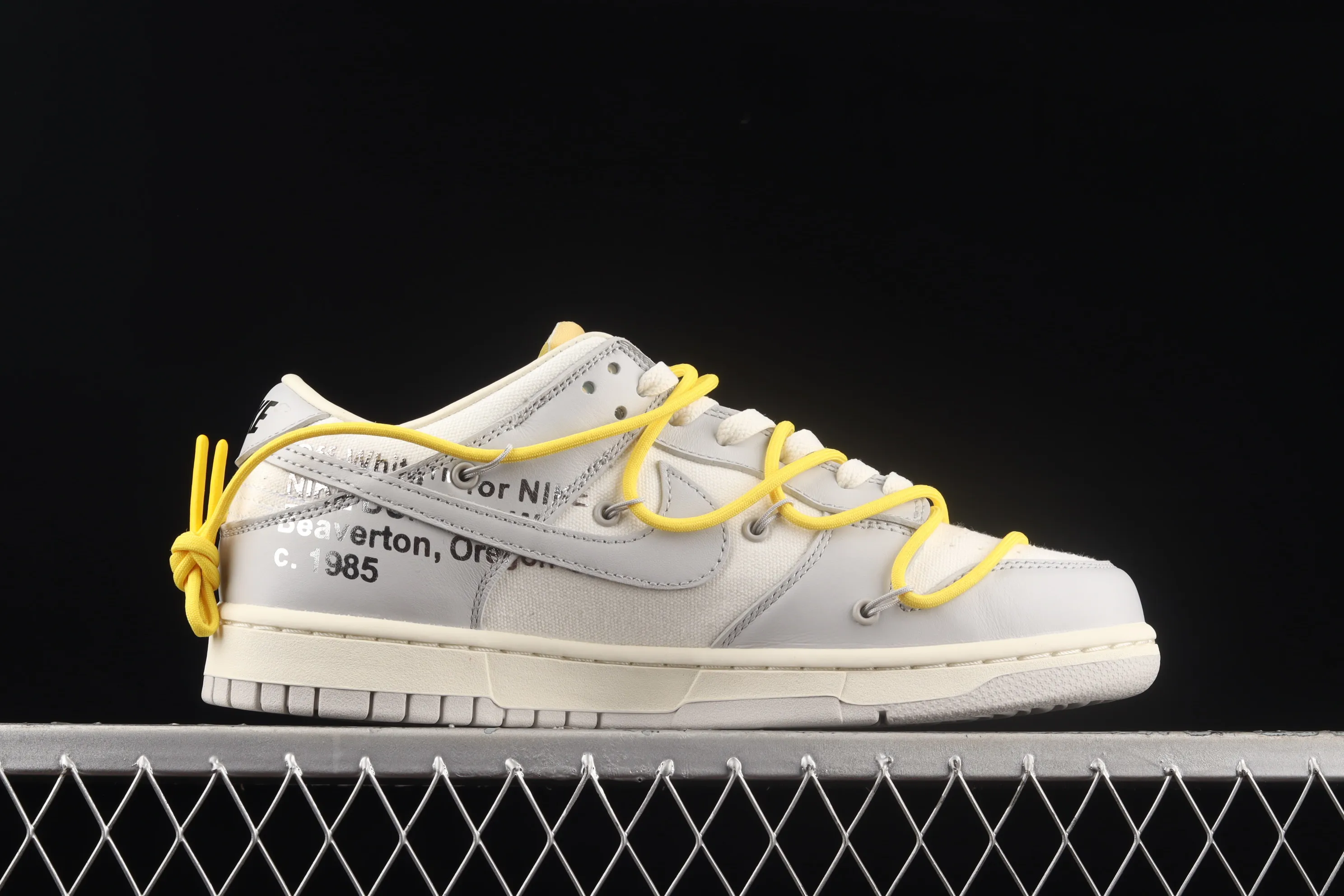 All Categories Nk SB Dunk Series Nk SB Dunk Low Low-top Sneakers Pure Original Version OF x Nk Dunk Low OW Gray Casual Sports Skateboard Shoes DM1602-103